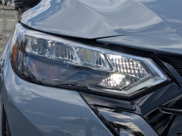 Used 2025 Nissan Sentra SR w/ SR Premium Package FWD image 11