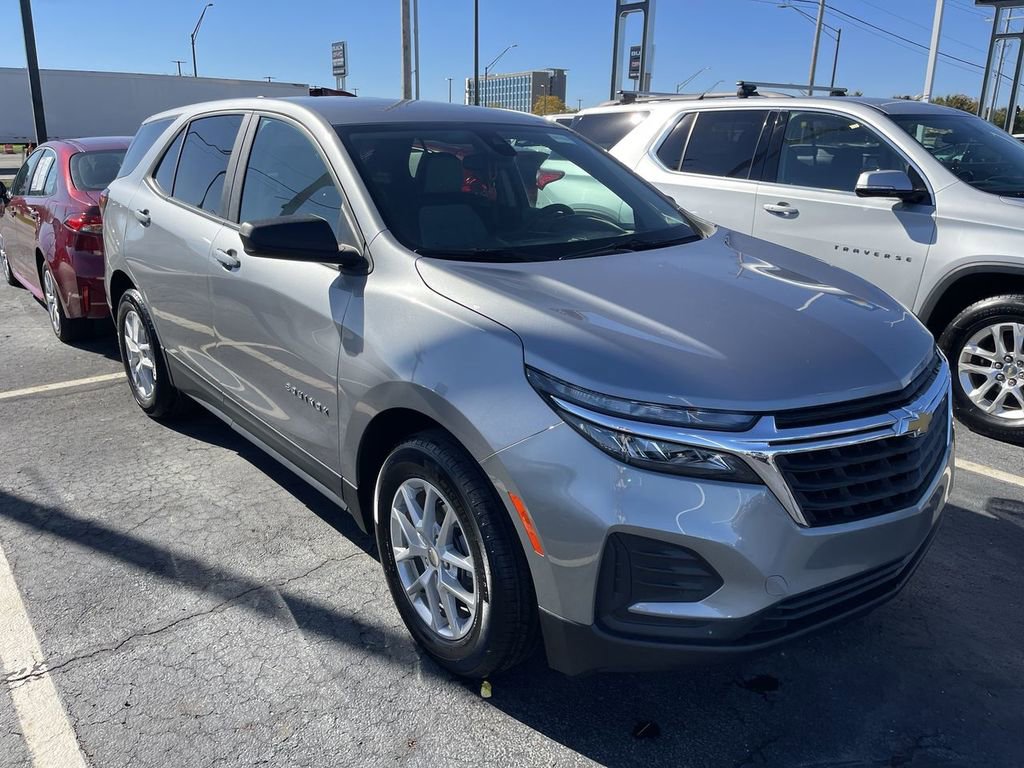 Used 2024 Chevrolet Equinox LS w/ LS Convenience Package image 11