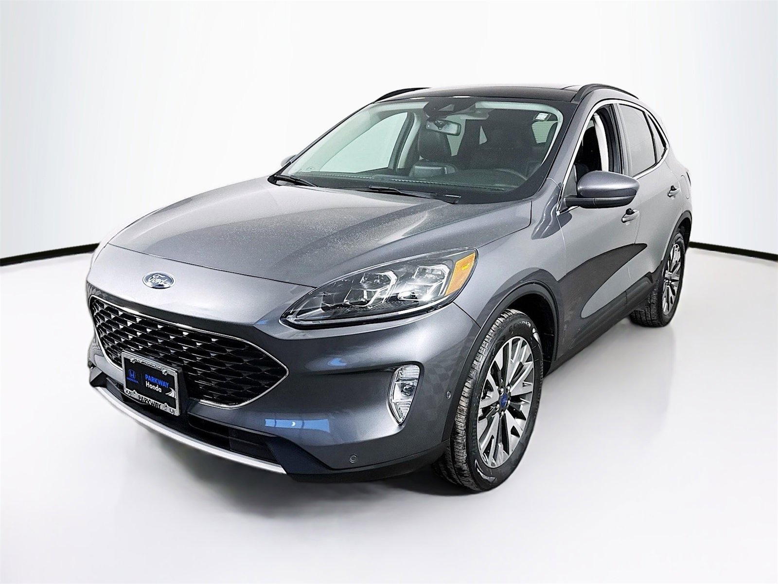 Used 2021 Ford Escape Titanium w/ Class II Trailer Tow Package image 3