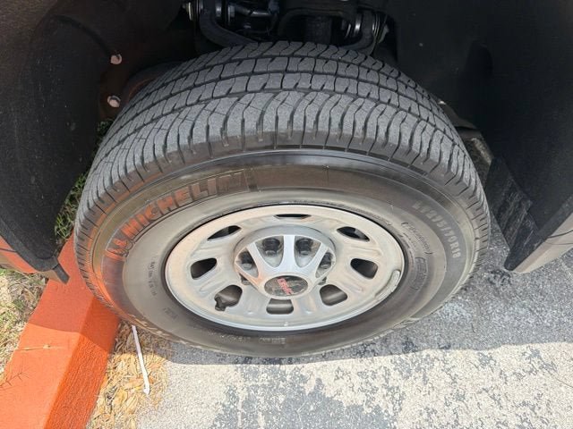 Used 2025 GMC Sierra 3500 Pro AWD/4WD image 5