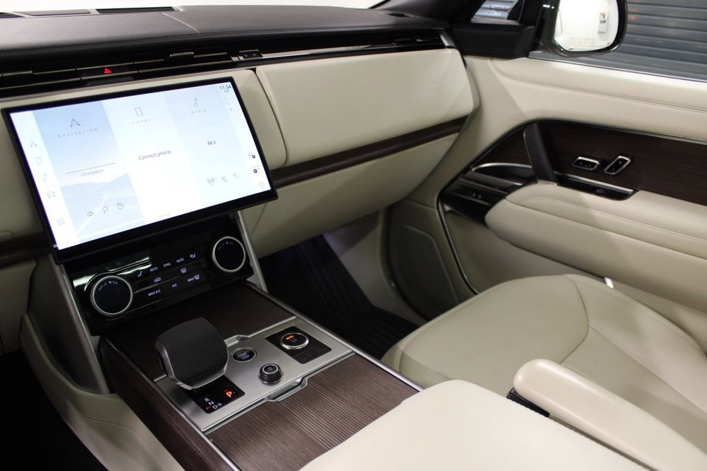 Used 2023 Land Rover Range Rover Autobiography image 22