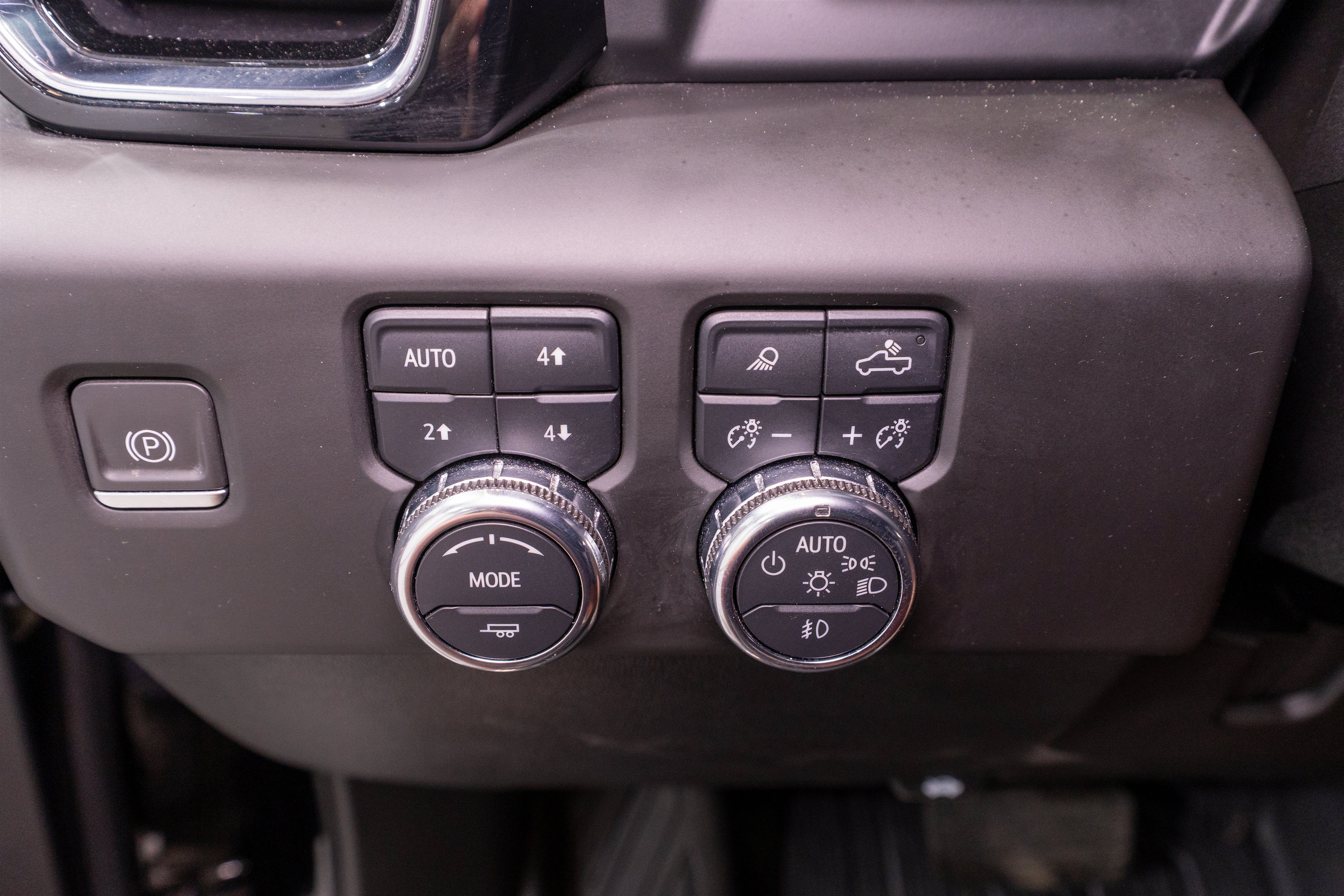 Used 2024 GMC Sierra 3500 Denali Ultimate AWD/4WD image 35