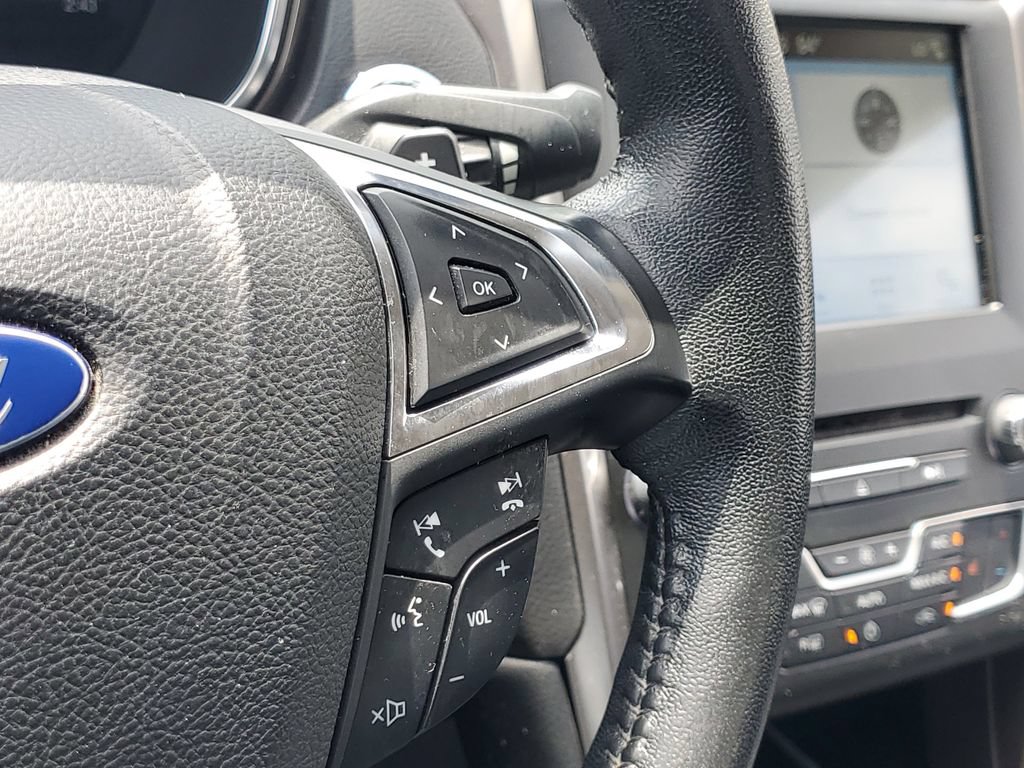 Used 2017 Ford Fusion SE w/ Fusion SE Technology Package AWD/4WD image 23