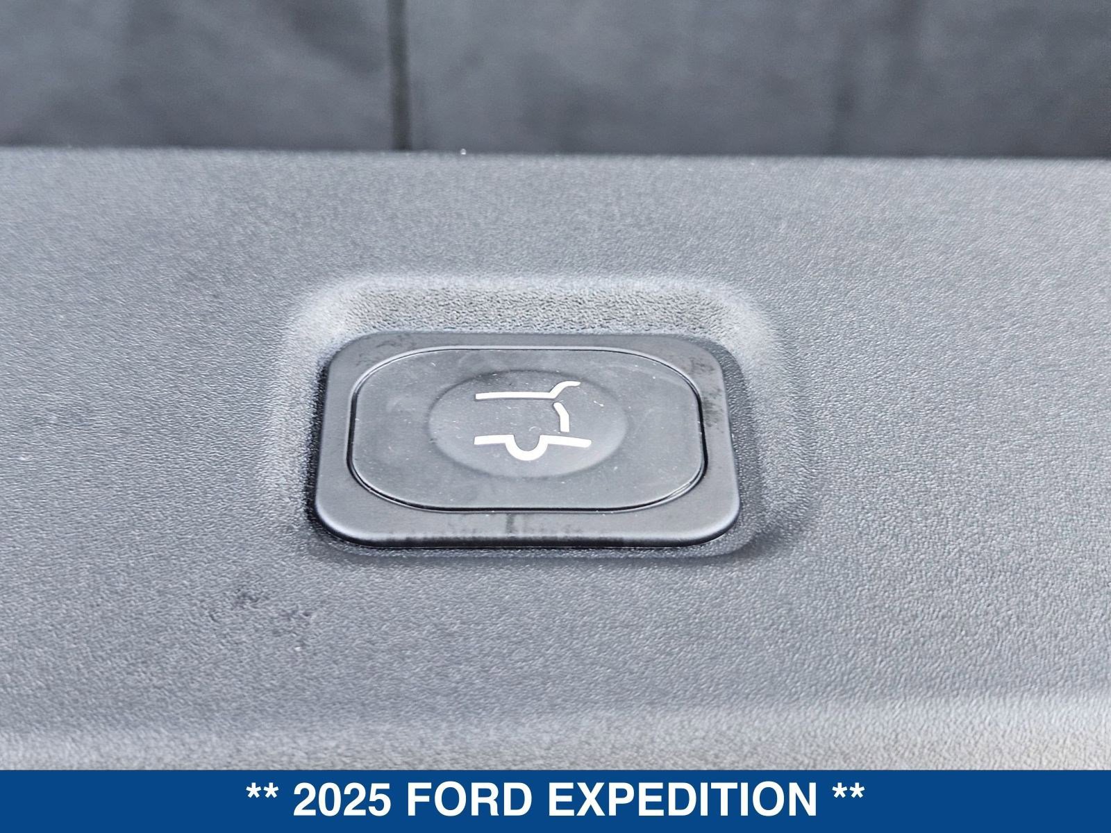 New 2025 Ford Expedition Platinum w/ Platinum Ultimate Package image 18