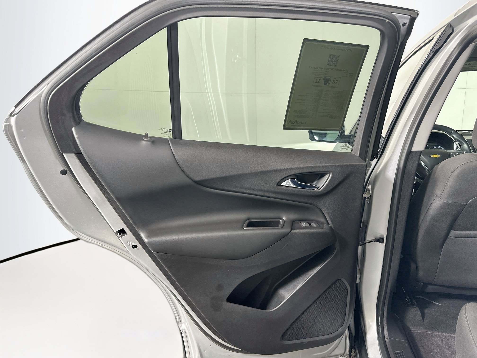 Used 2018 Chevrolet Equinox LT FWD image 26