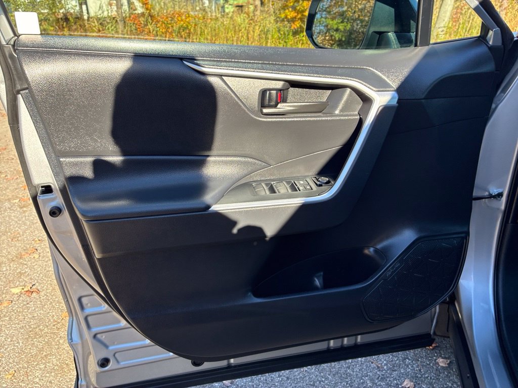 Used 2024 Toyota RAV4 LE AWD/4WD image 43