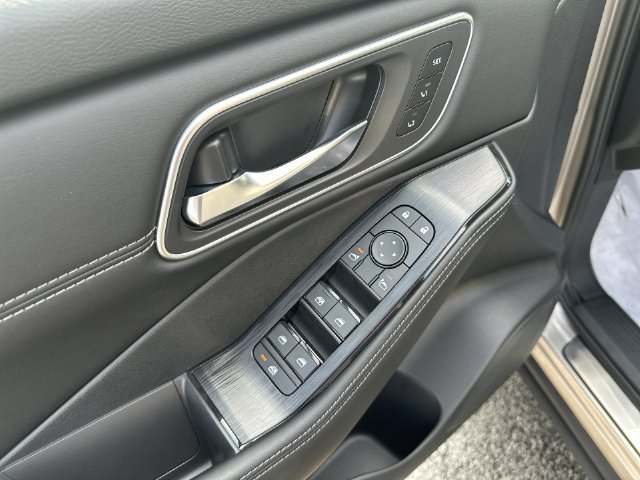 New 2026 Nissan Rogue Platinum AWD/4WD image 24