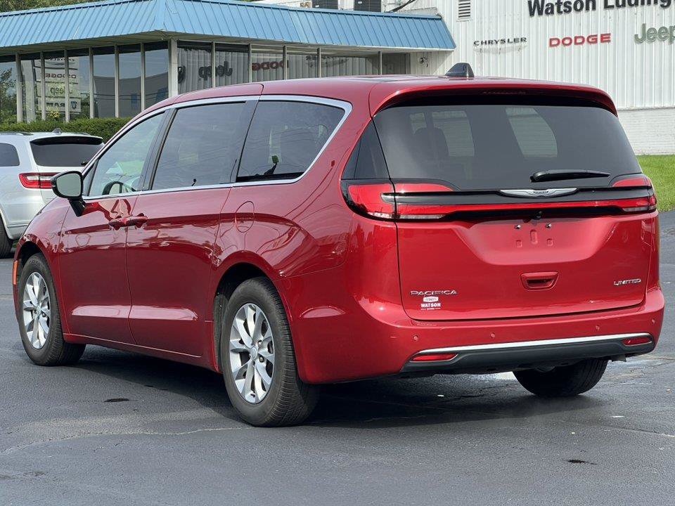 Used 2026 Chrysler Pacifica Limited FWD image 9