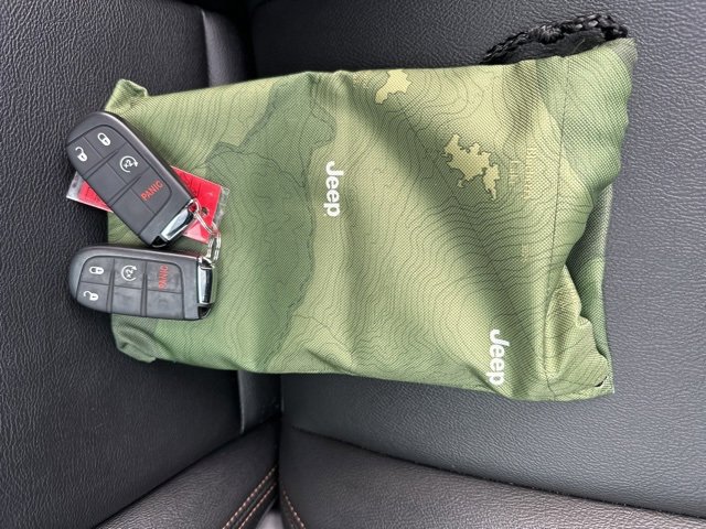 Used 2024 Jeep Compass Latitude image 25