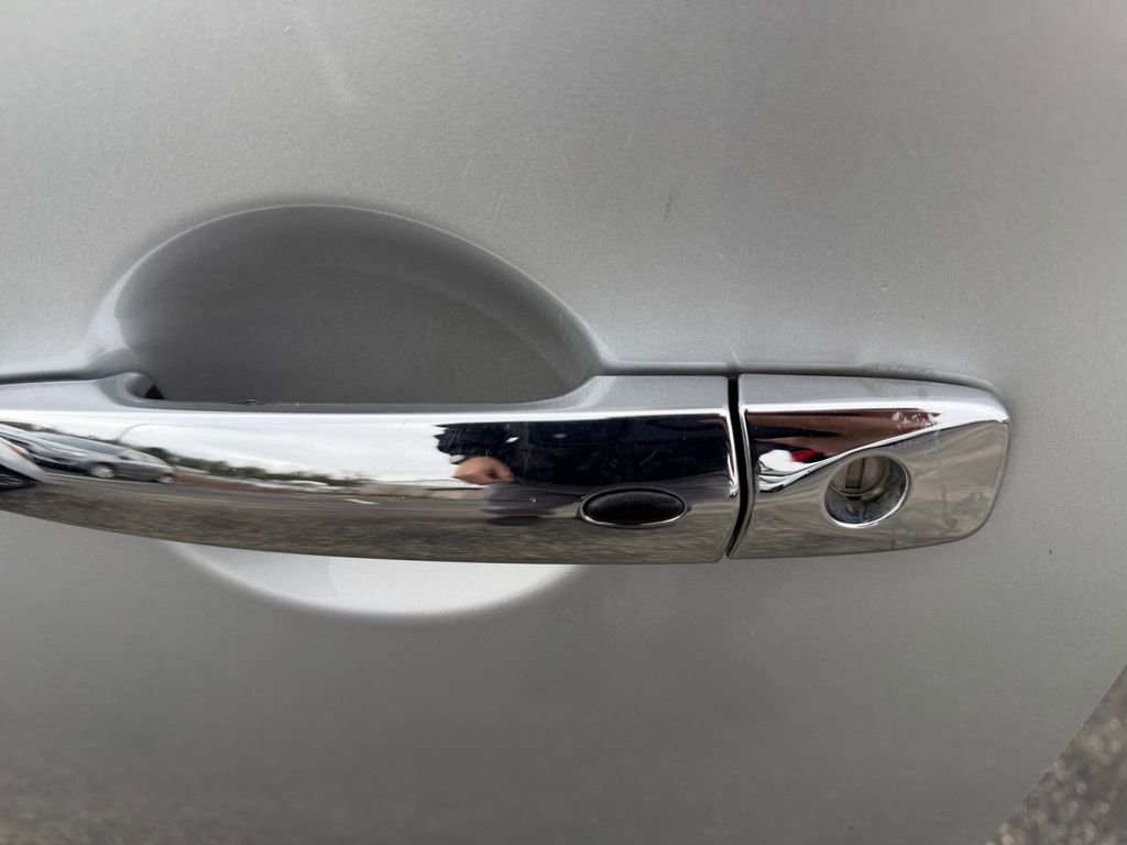 Used 2018 Nissan Sentra SR w/ Technology Package image 29