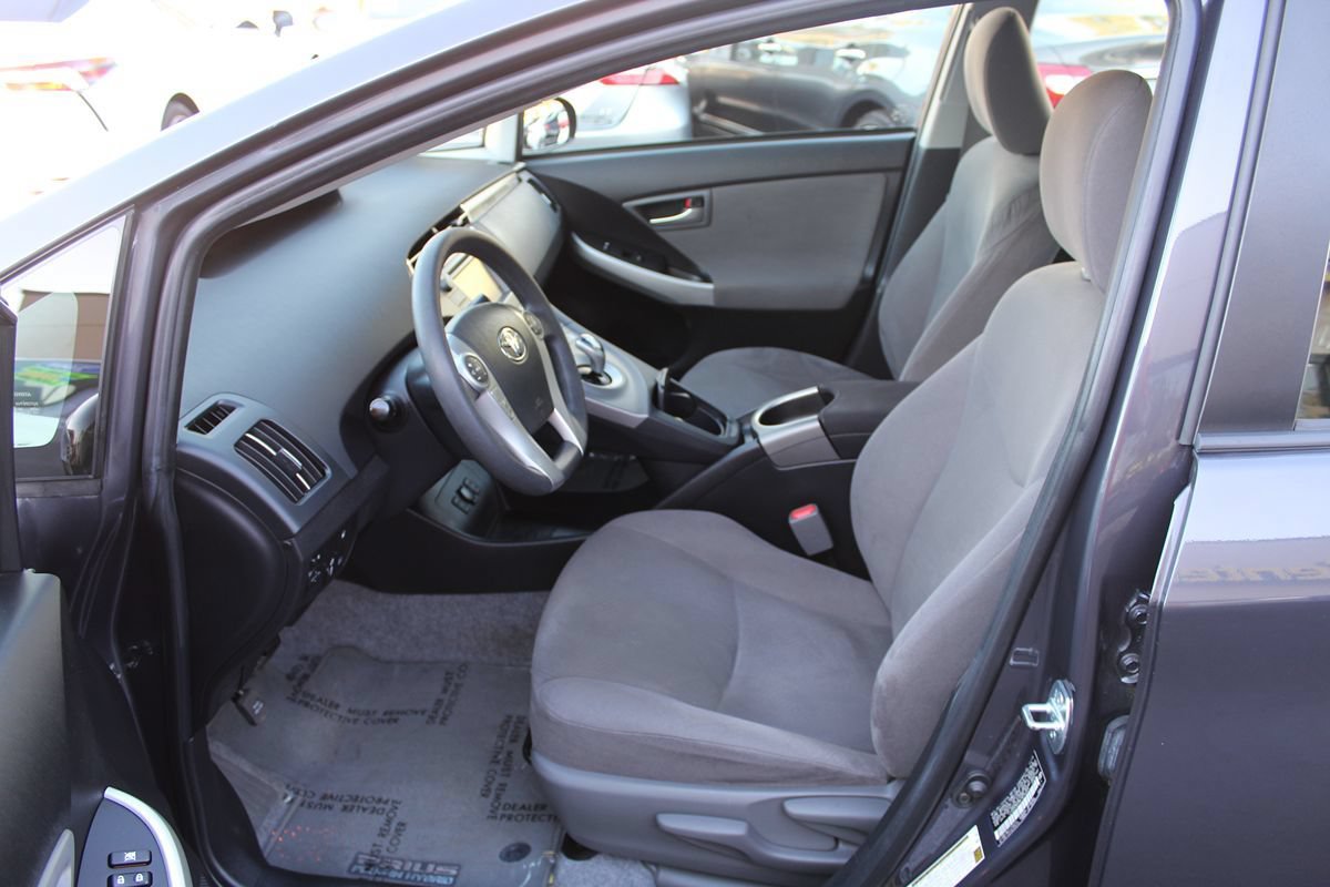 Used 2015 Toyota Prius Prime Plug-In Hybrid FWD image 18