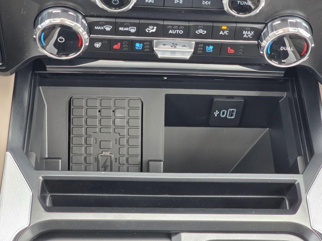 New 2026 Ford F450 Platinum w/ Platinum Plus Package AWD/4WD image 17