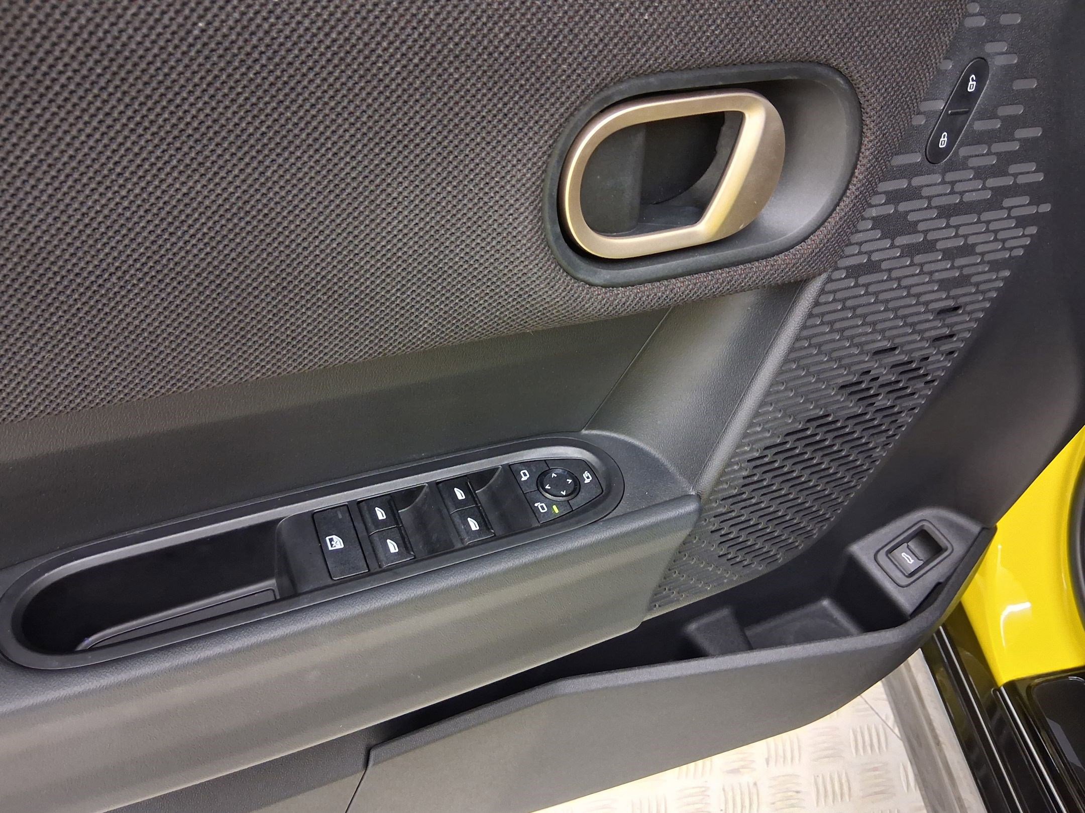 Certified 2025 MINI Cooper S FWD image 12