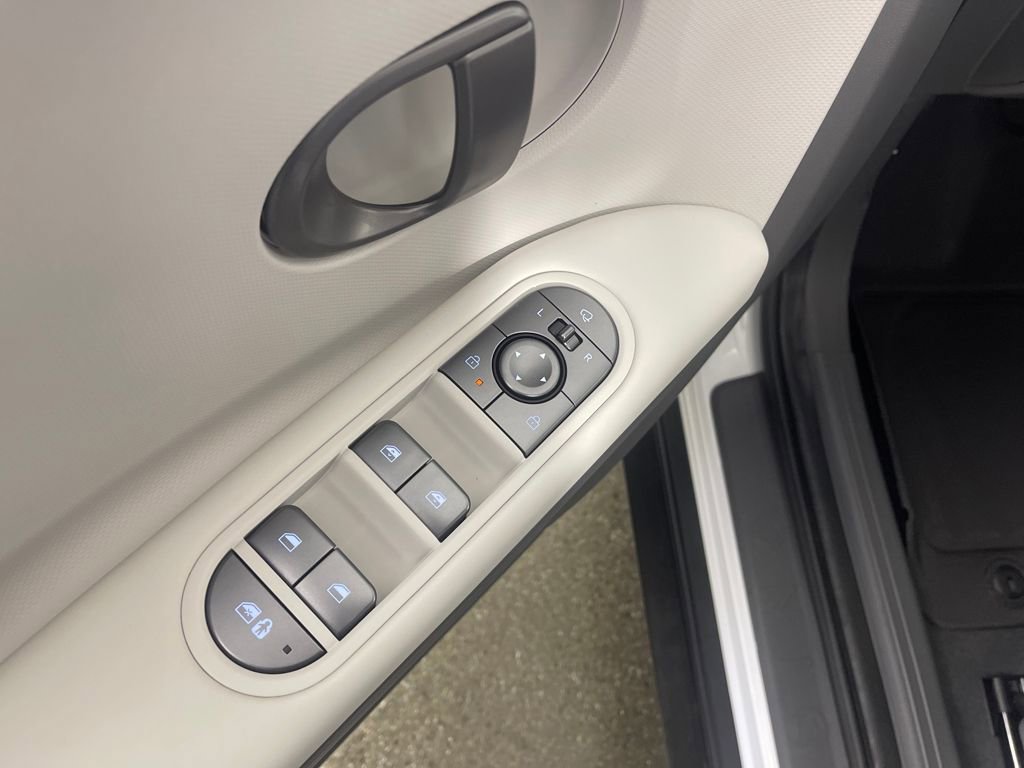 Certified 2025 Hyundai Ioniq 5 SEL image 18