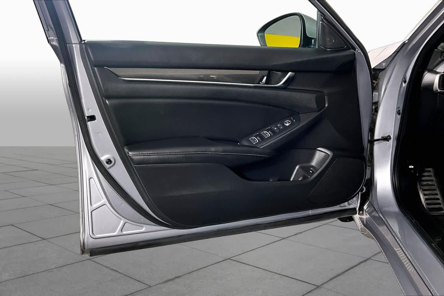 Used 2020 Honda Accord Sport image 21