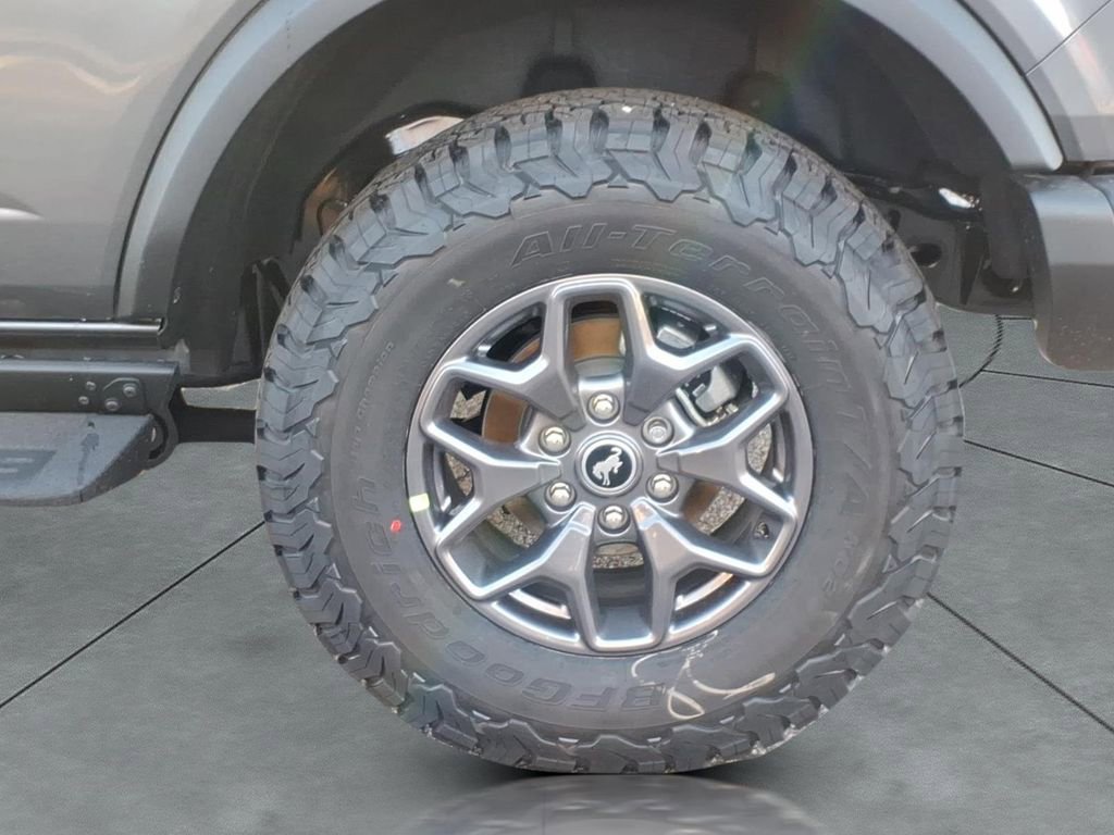 New 2025 Ford Bronco Badlands image 4