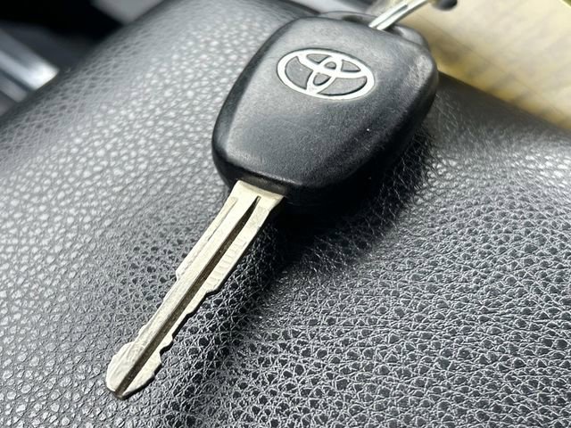 Used 2018 Toyota Tundra SR5 w/ TRD Off Road Package AWD/4WD image 34