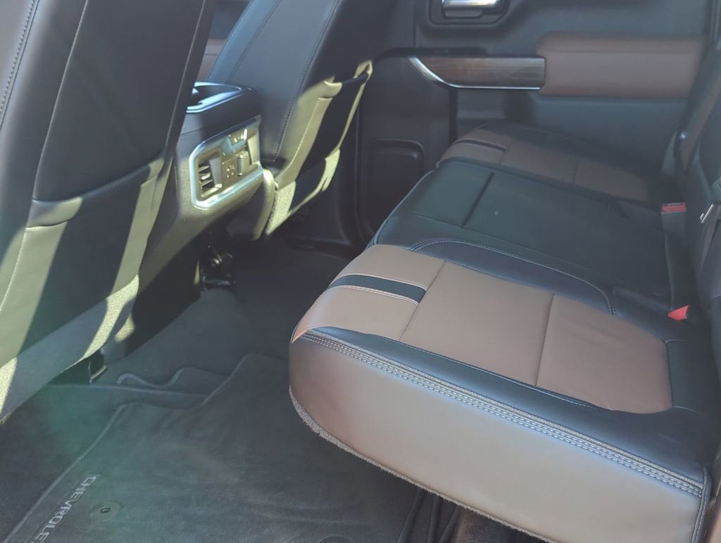 Used 2023 Chevrolet Silverado 2500 High Country w/ Technology Package image 26