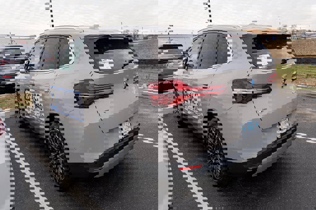 New 2026 BMW X3 xDrive30 w/ Premium Package image 2