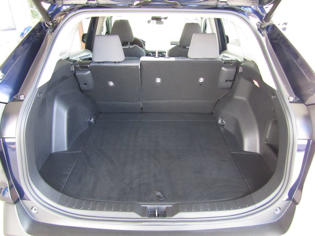 Used 2021 Toyota RAV4 XLE w/ Convenience Package AWD/4WD image 30