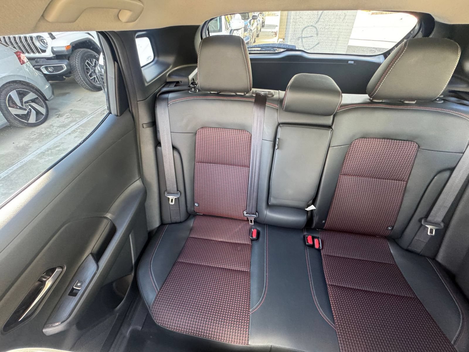 Used 2026 Nissan Kicks SR FWD image 38