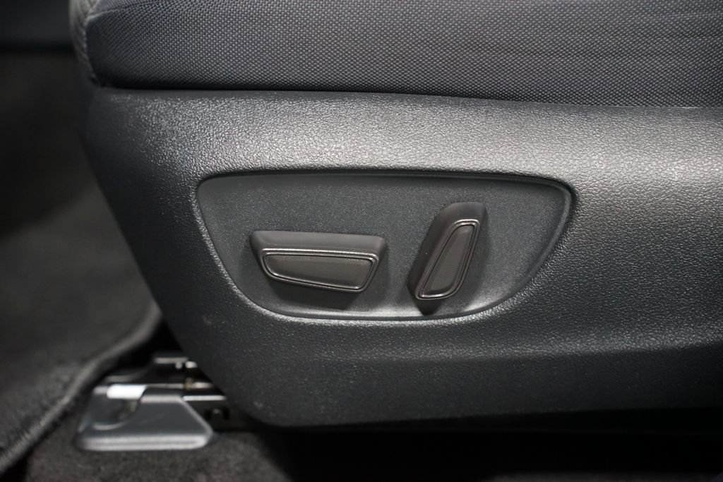 Certified 2024 Toyota Highlander LE image 34