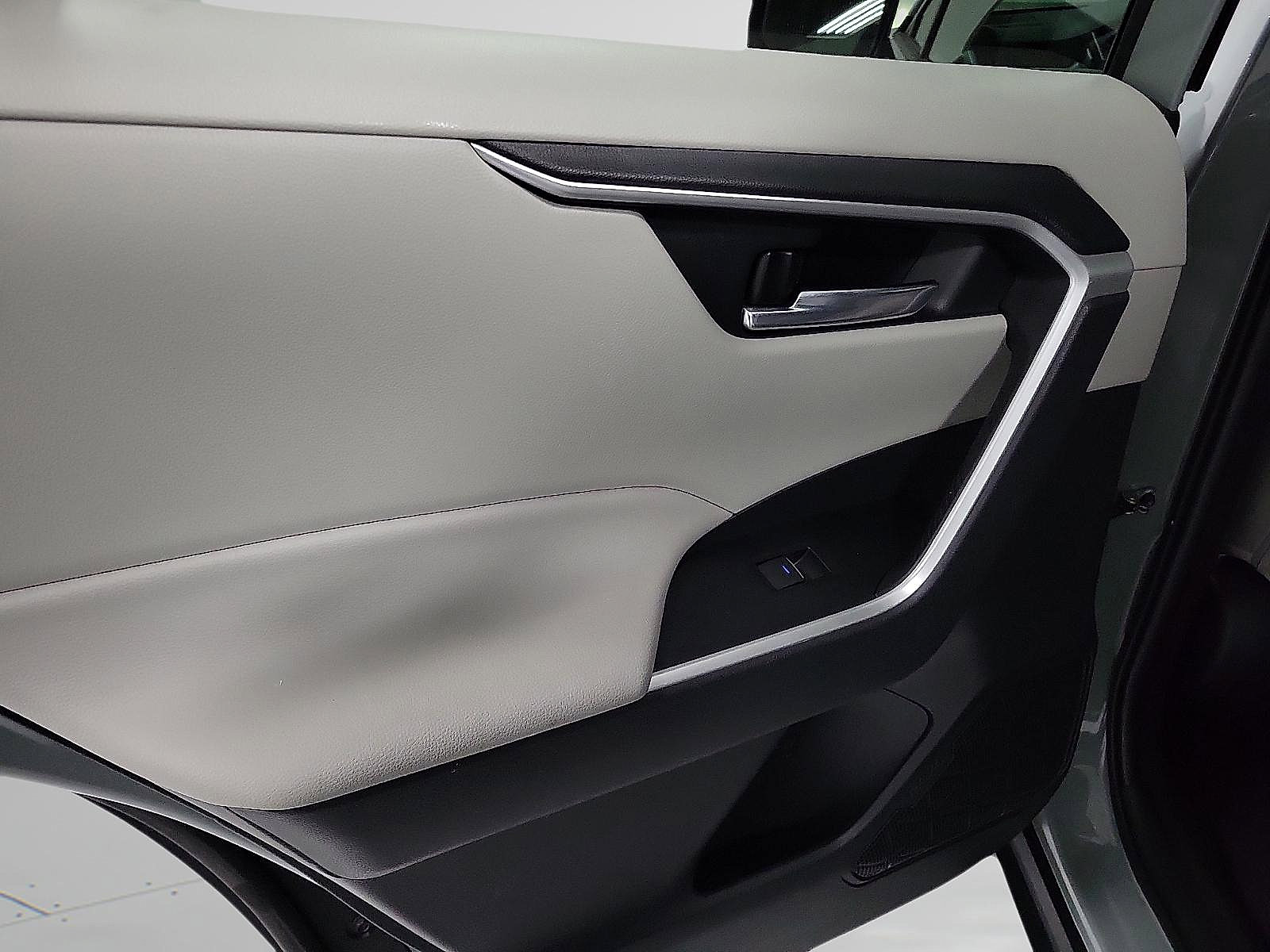 Certified 2022 Toyota RAV4 XLE image 9