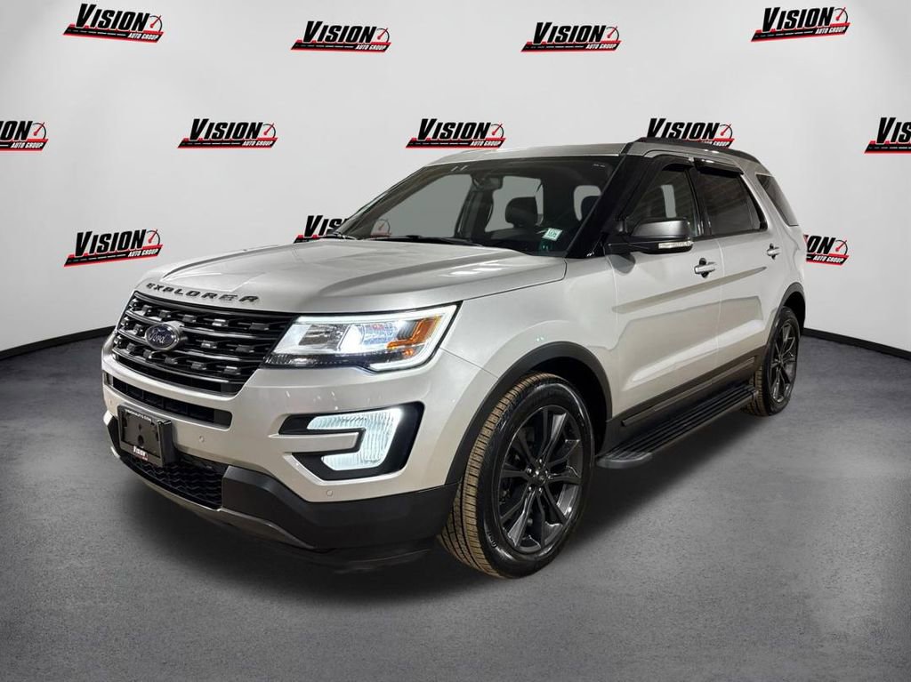 Used 2017 Ford Explorer XLT w/ Equipment Group 202A image 1