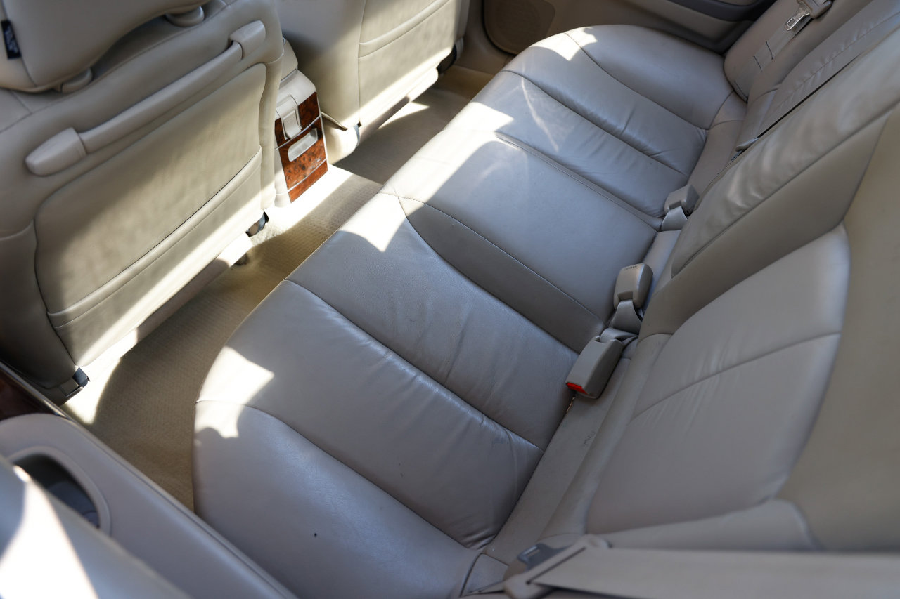 Used 2001 INFINITI I30 TOURING w/ (B03) Touring Sport Pkg image 10