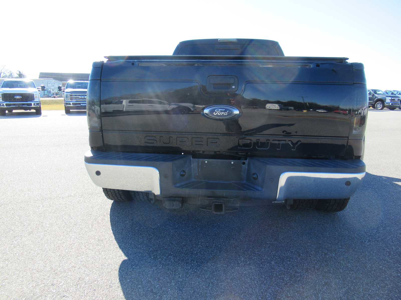 Used 2016 Ford F350 Lariat w/ Lariat Interior Package image 6