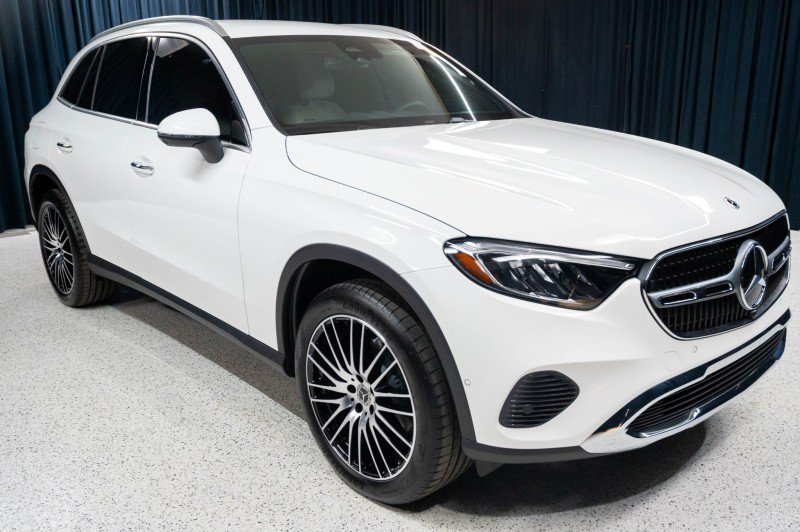 New 2026 Mercedes-Benz GLC 300 image 3
