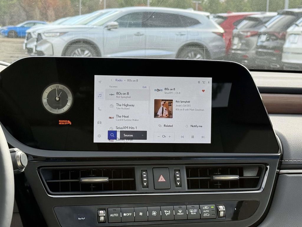 Used 2025 Lexus ES 350 Premium image 10