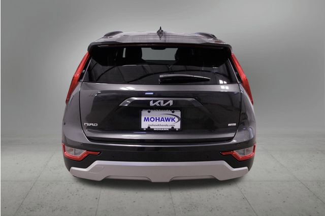 Used 2023 Kia Niro EX image 4