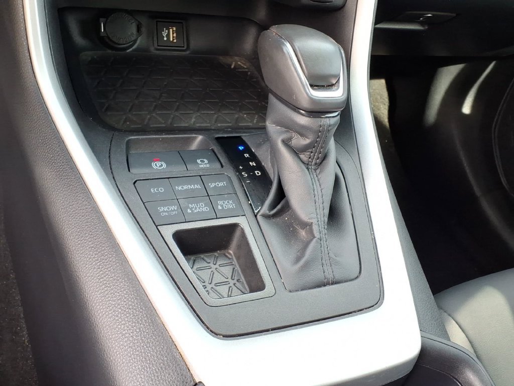 Certified 2025 Toyota RAV4 XLE Premium AWD/4WD image 11