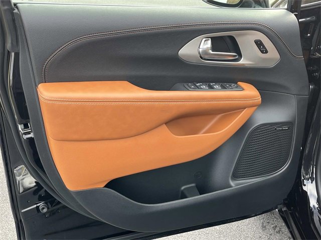 New 2026 Chrysler Pacifica Pinnacle image 20