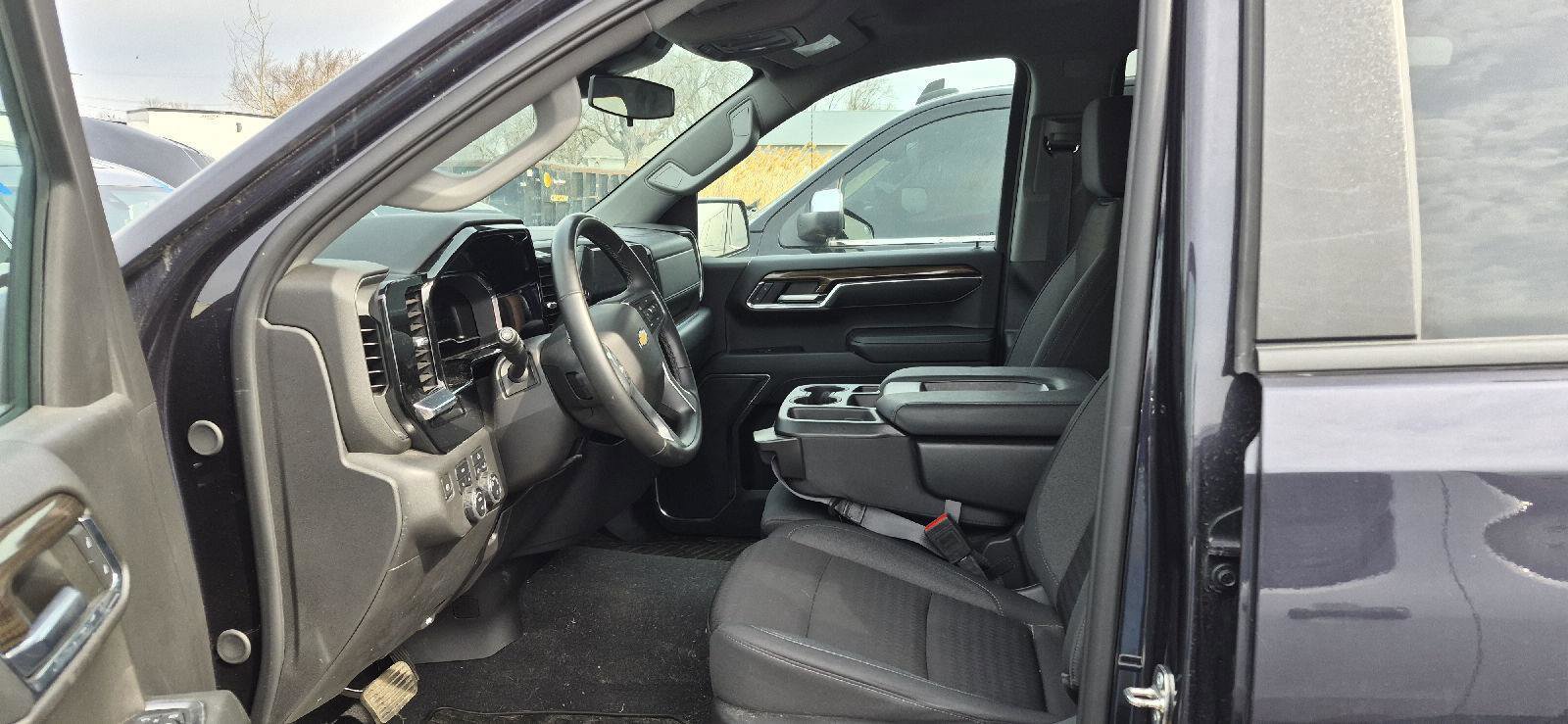 Used 2024 Chevrolet Silverado 1500 LT image 6