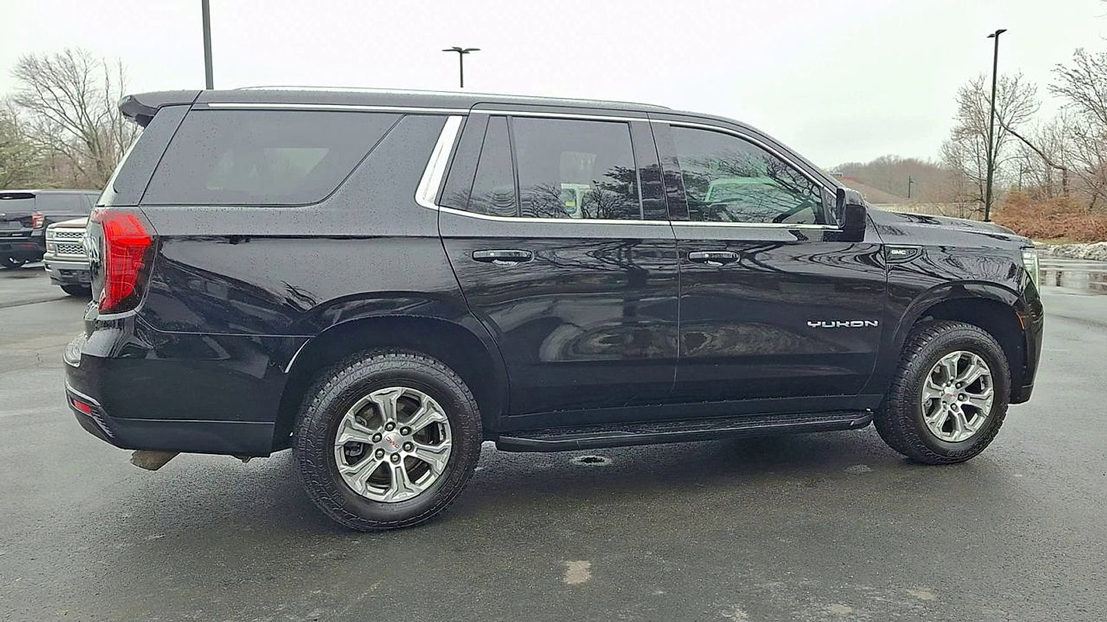 Certified 2022 GMC Yukon SLE w/ Gmc Pro Safety Plus Package image 3