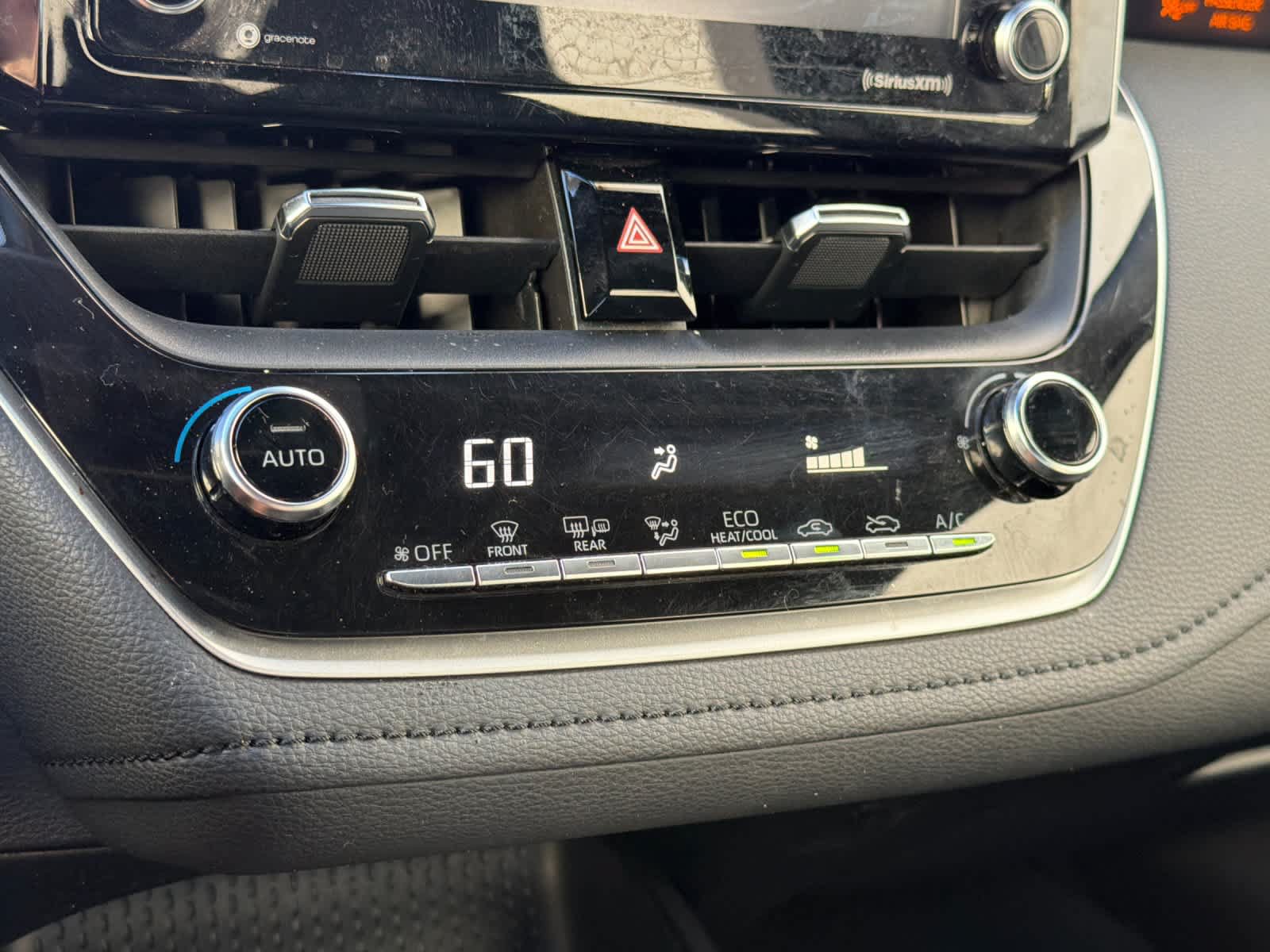 Used 2021 Toyota Corolla SE w/ SE Premium Package FWD image 20