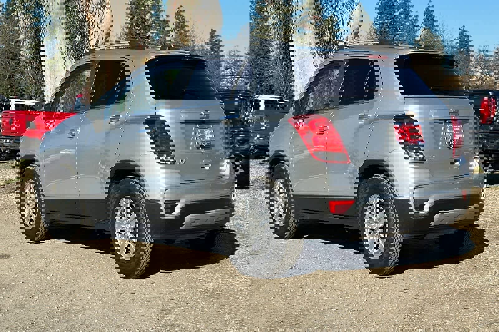 Used 2020 Chevrolet Trax LT w/ LT Convenience Package image 7