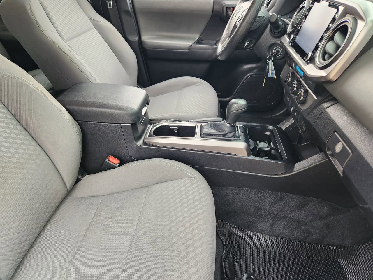 Used 2021 Toyota Tacoma SR5 RWD image 13