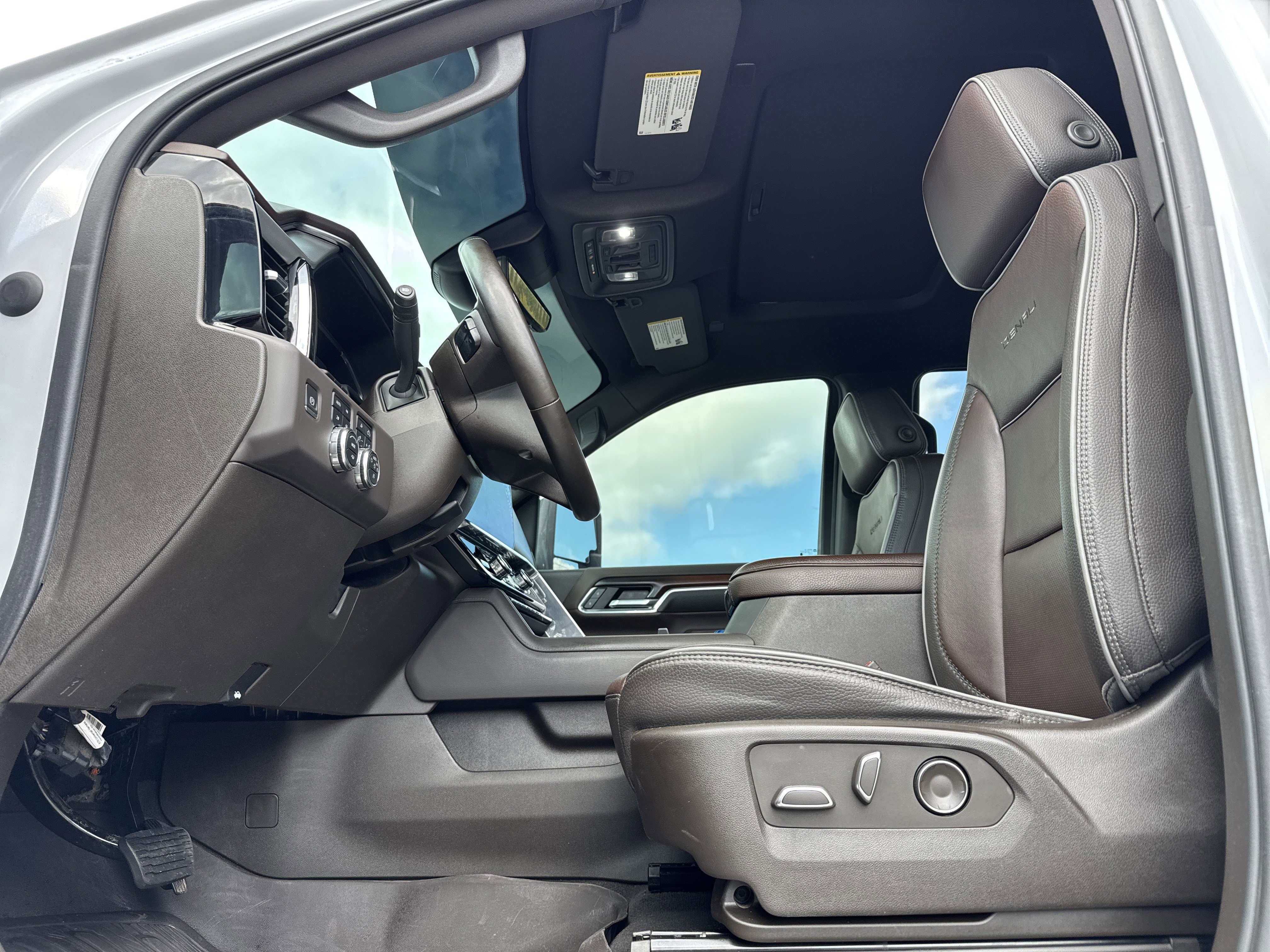 Used 2024 GMC Sierra 3500 Denali w/ Technology Package image 16