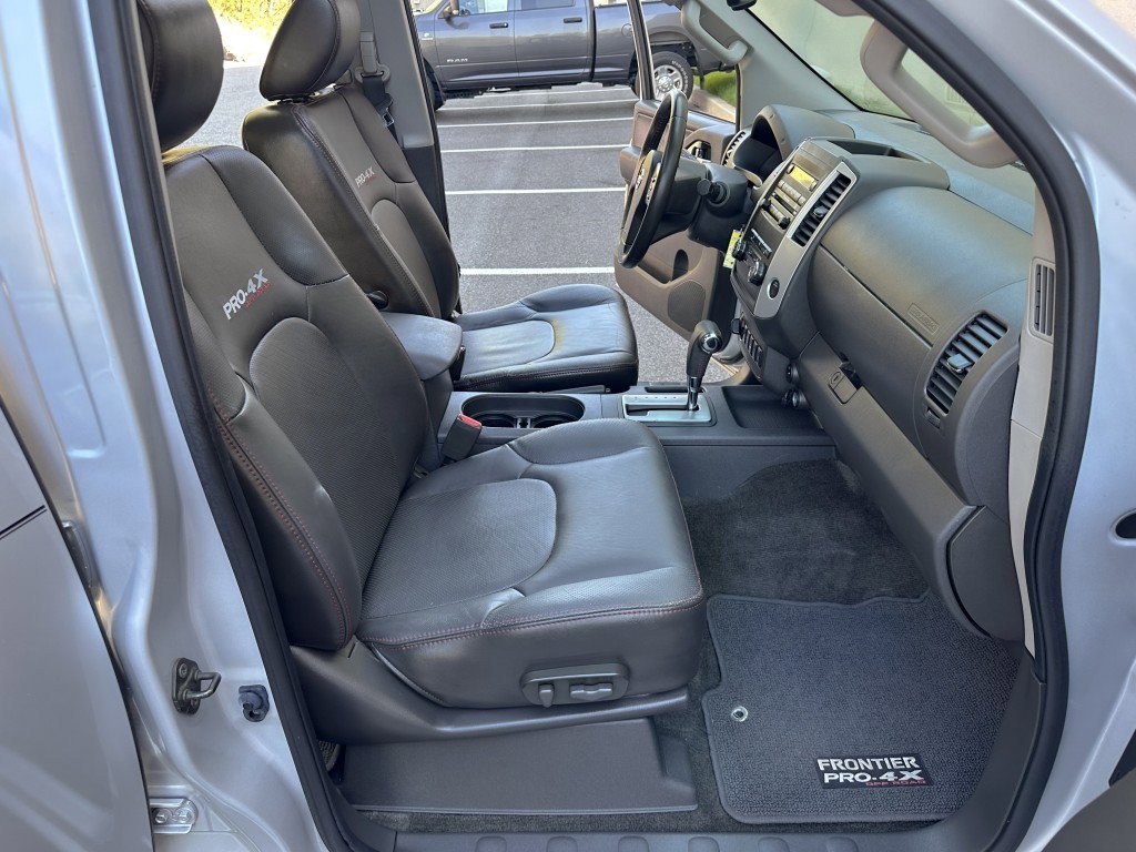 Used 2012 Nissan Frontier PRO-4X w/ Pro-4x Luxury Pkg AWD/4WD image 25