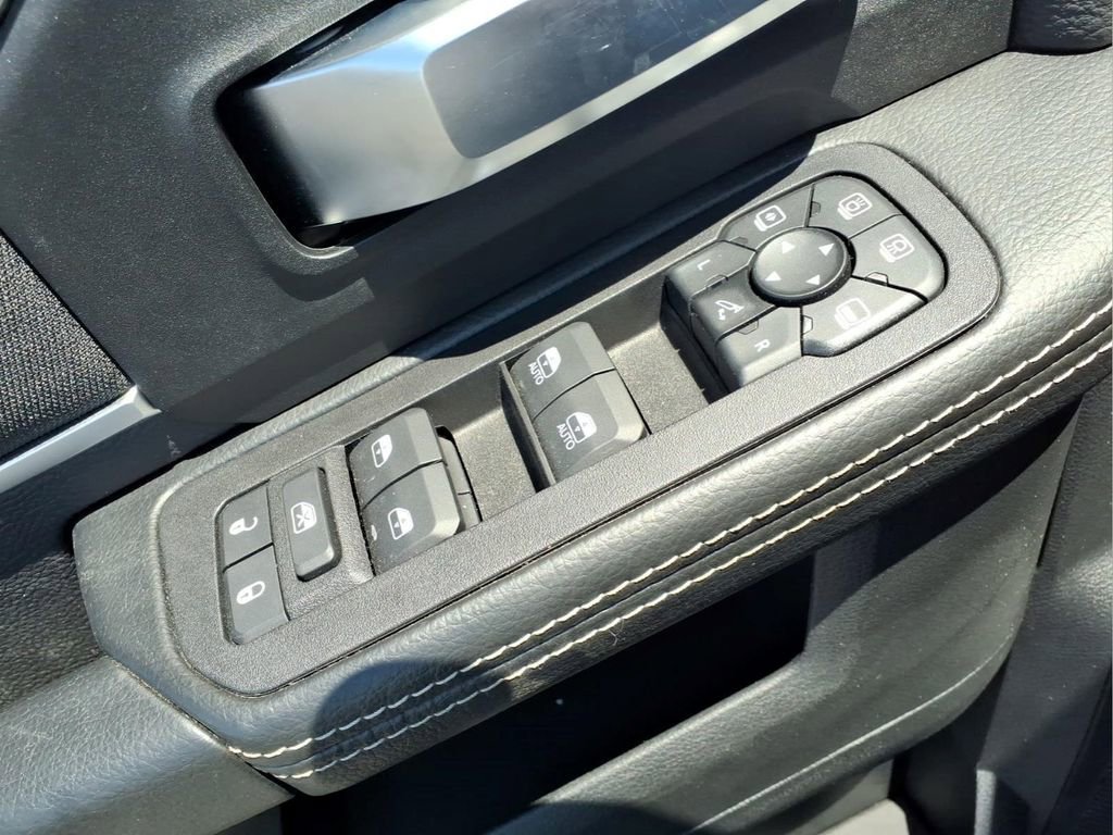 Used 2025 RAM 2500 Big Horn AWD/4WD image 15