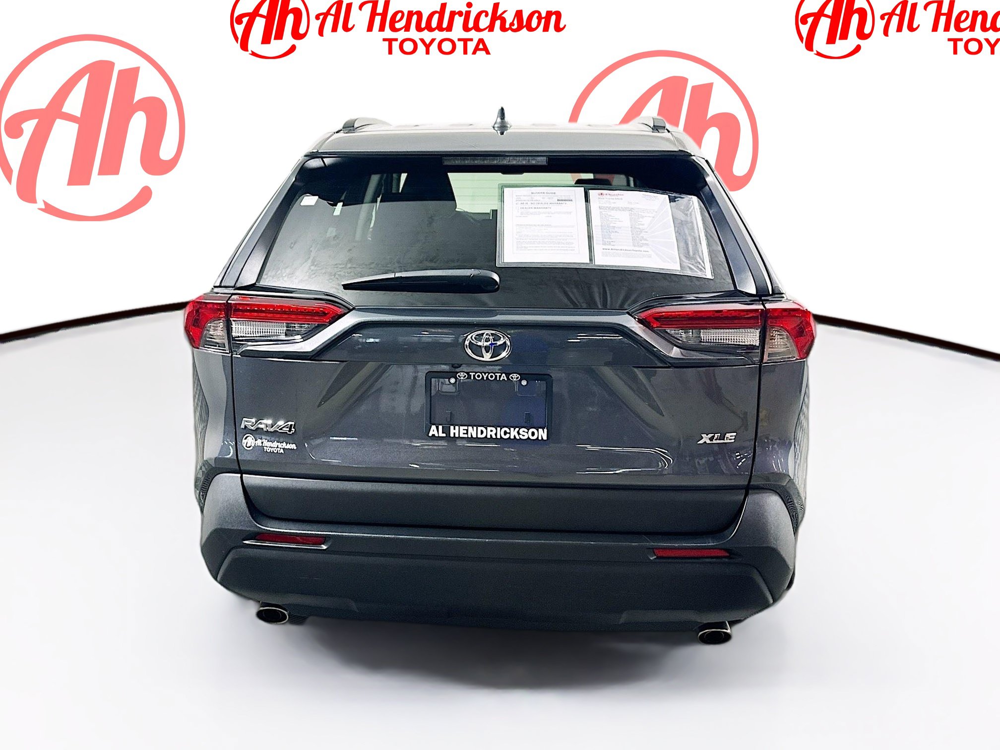 Used 2024 Toyota RAV4 XLE w/ Convenience Package FWD image 4