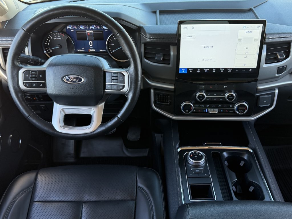 Used 2024 Ford Expedition XLT RWD image 12