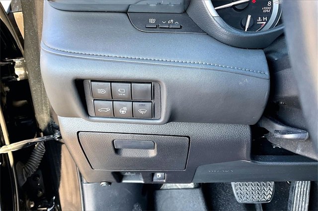 Used 2021 Toyota Highlander Limited image 15