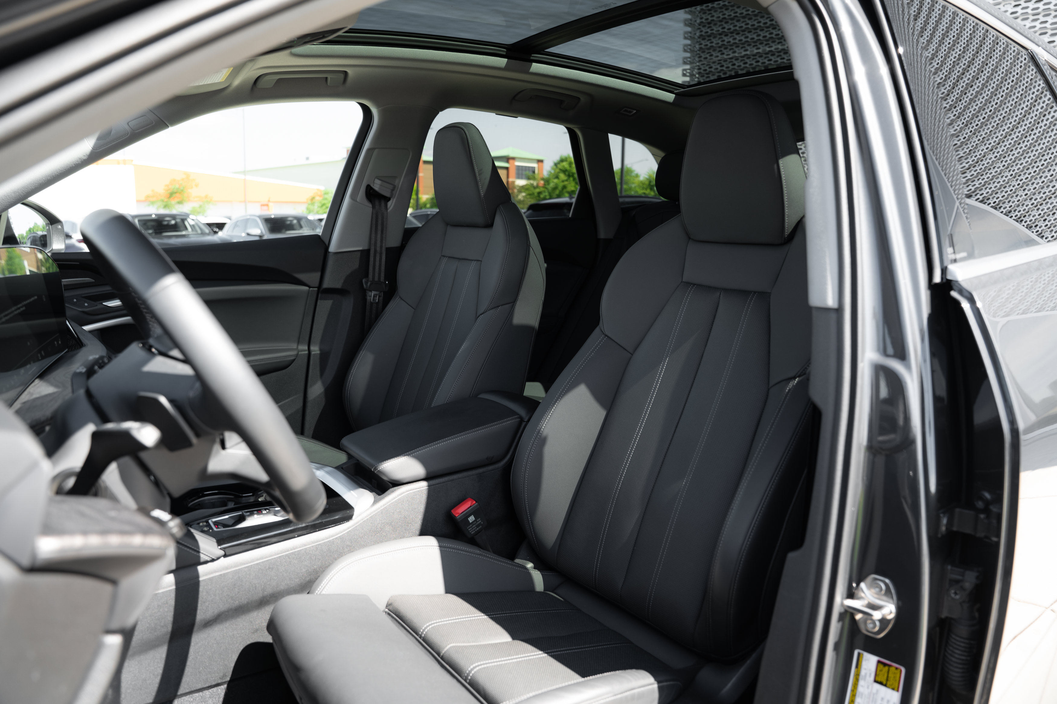 Certified 2025 Audi Q5 Premium Plus w/ Premium Plus AWD/4WD image 24