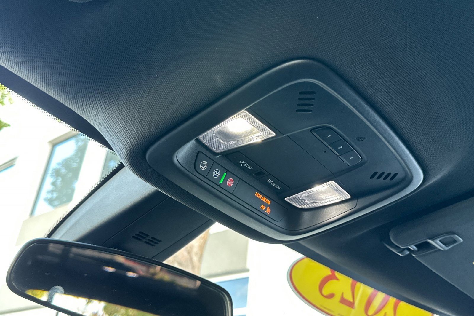 Used 2023 Chevrolet Traverse LT image 26