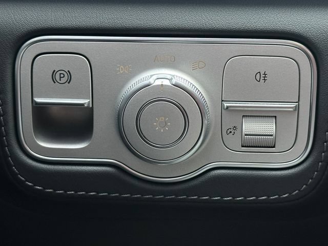 Used 2025 Mercedes-Benz GLS 63 AMG 4MATIC w/ AMG Night Package image 33