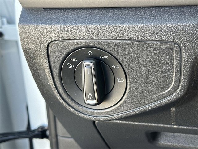 Used 2020 Volkswagen Atlas Cross Sport SE w/ Panoramic Sunroof Package image 16